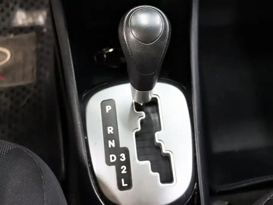 Kia K2 2012 Sedan 1.4L AT GLS Commemorative Edition фото 12
