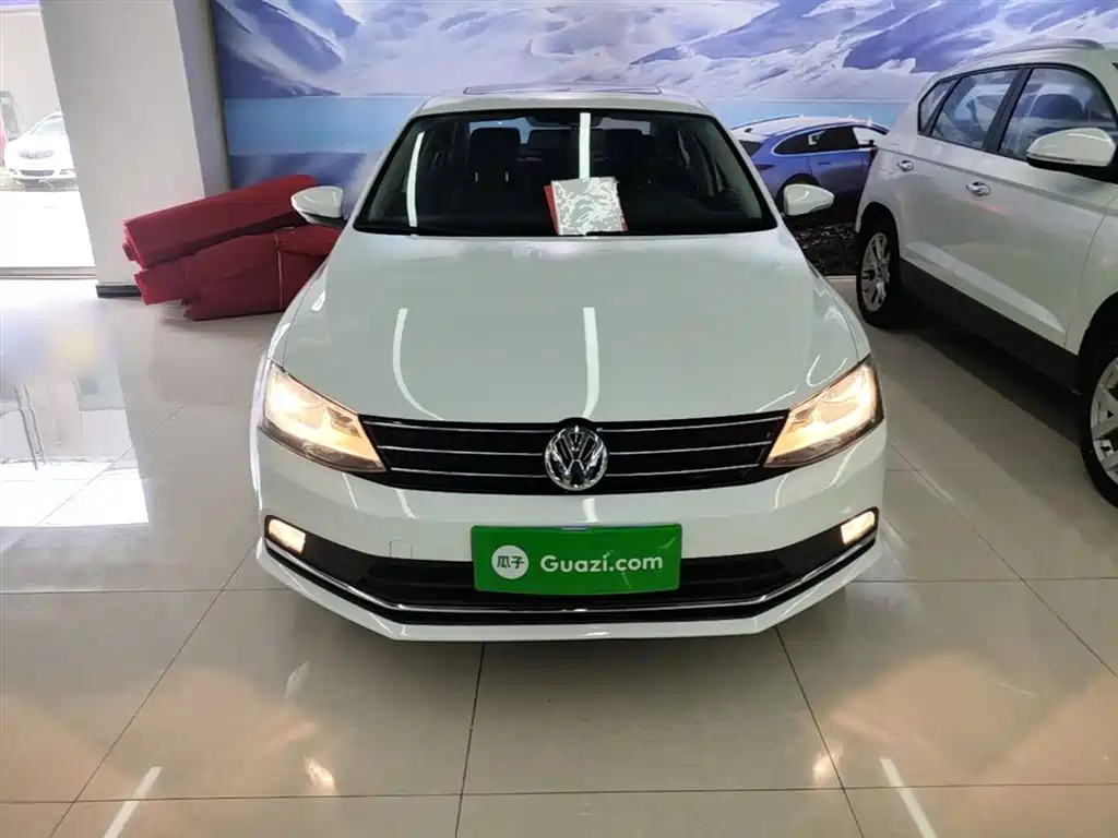 Volkswagen Sagitar 2017 1.6L Automatic Comfort фото 3