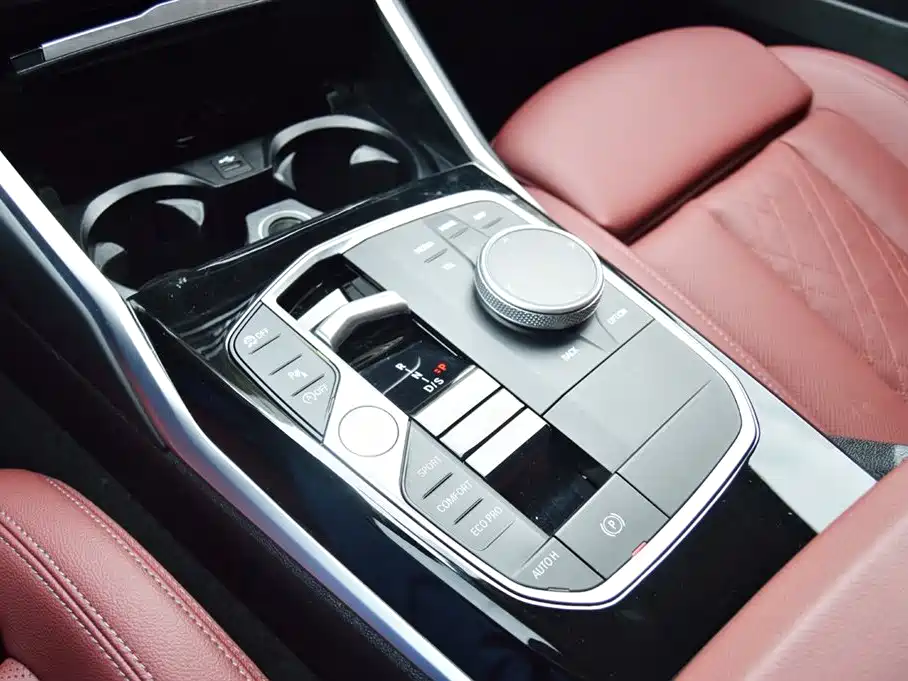 BMW 3 Series 2023 320i M Sport Package фото 8