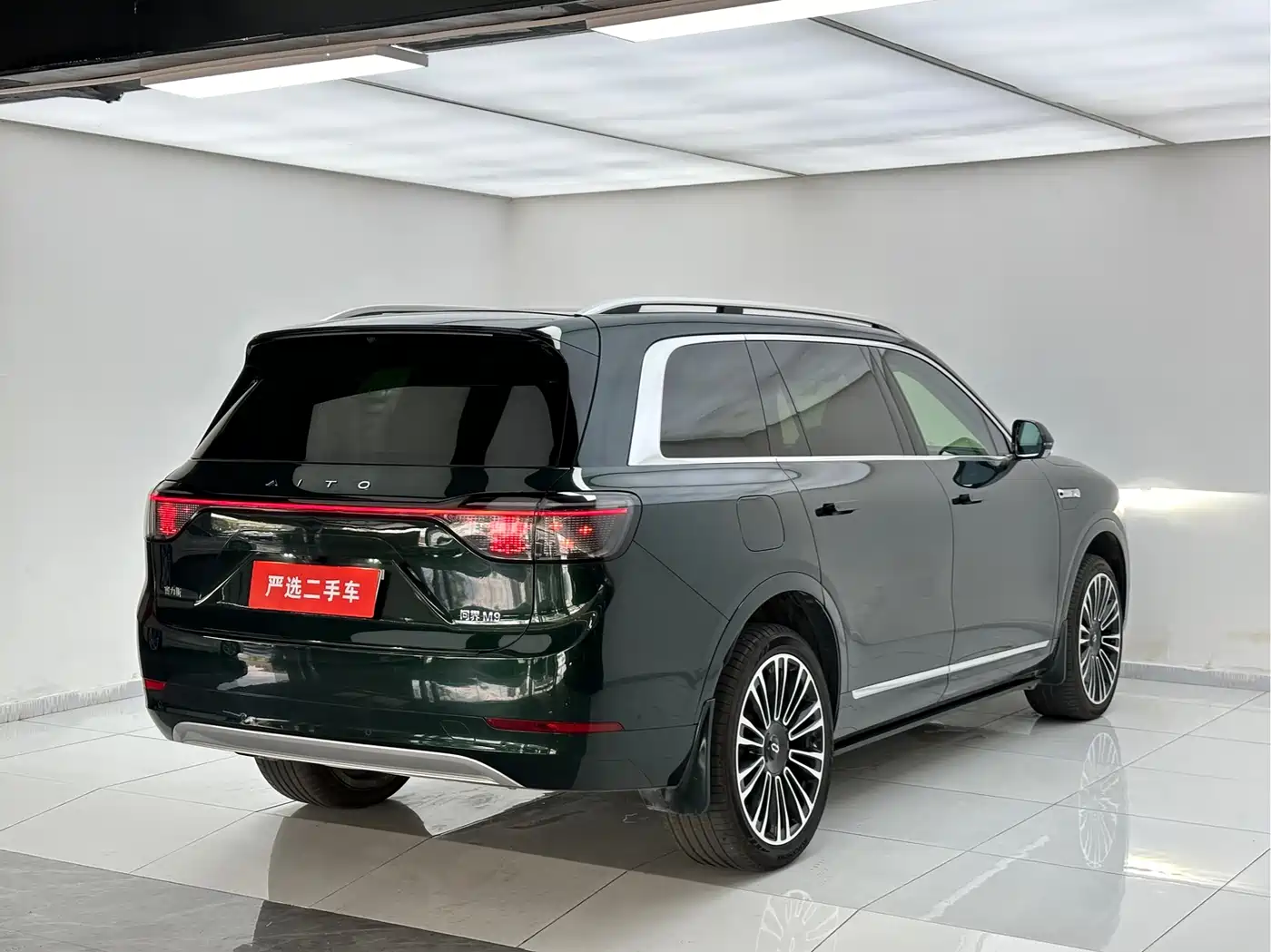 AITO Wenjie AITO M9 2024 Range Extender Ultra 52kWh 6-seater фото 9