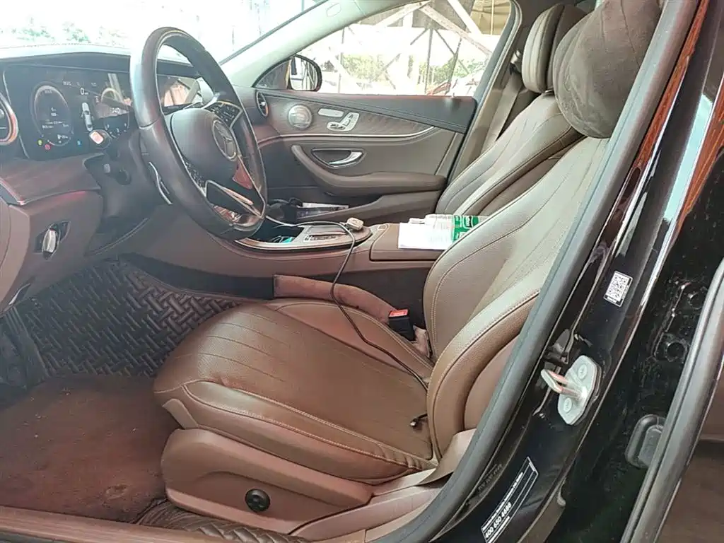 Mercedes-Benz E-Class 2022 E 300 L Fashion фото 15
