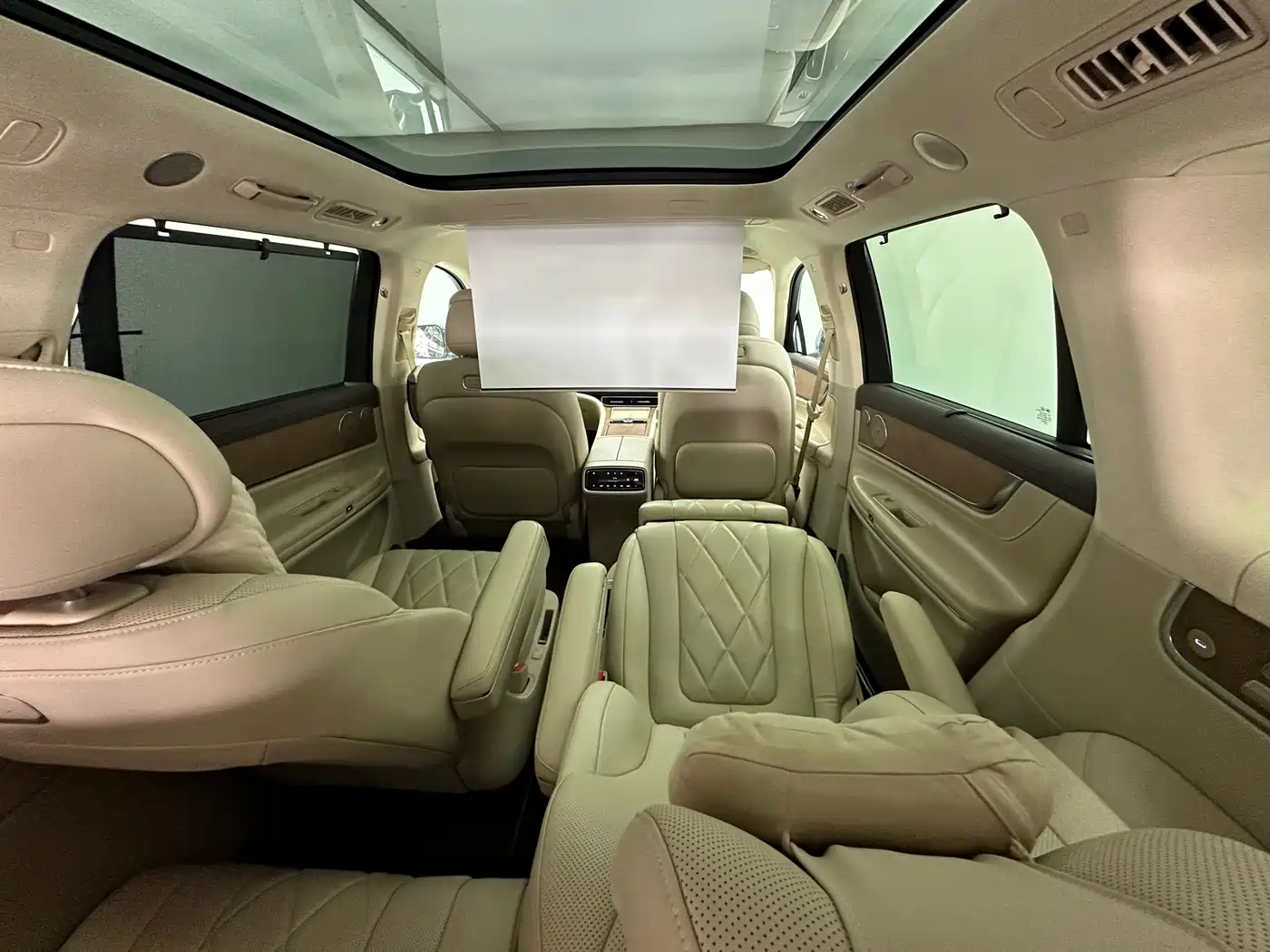 AITO Wenjie AITO M9 2024 Range Extender Ultra 52kWh 6-seater фото 18