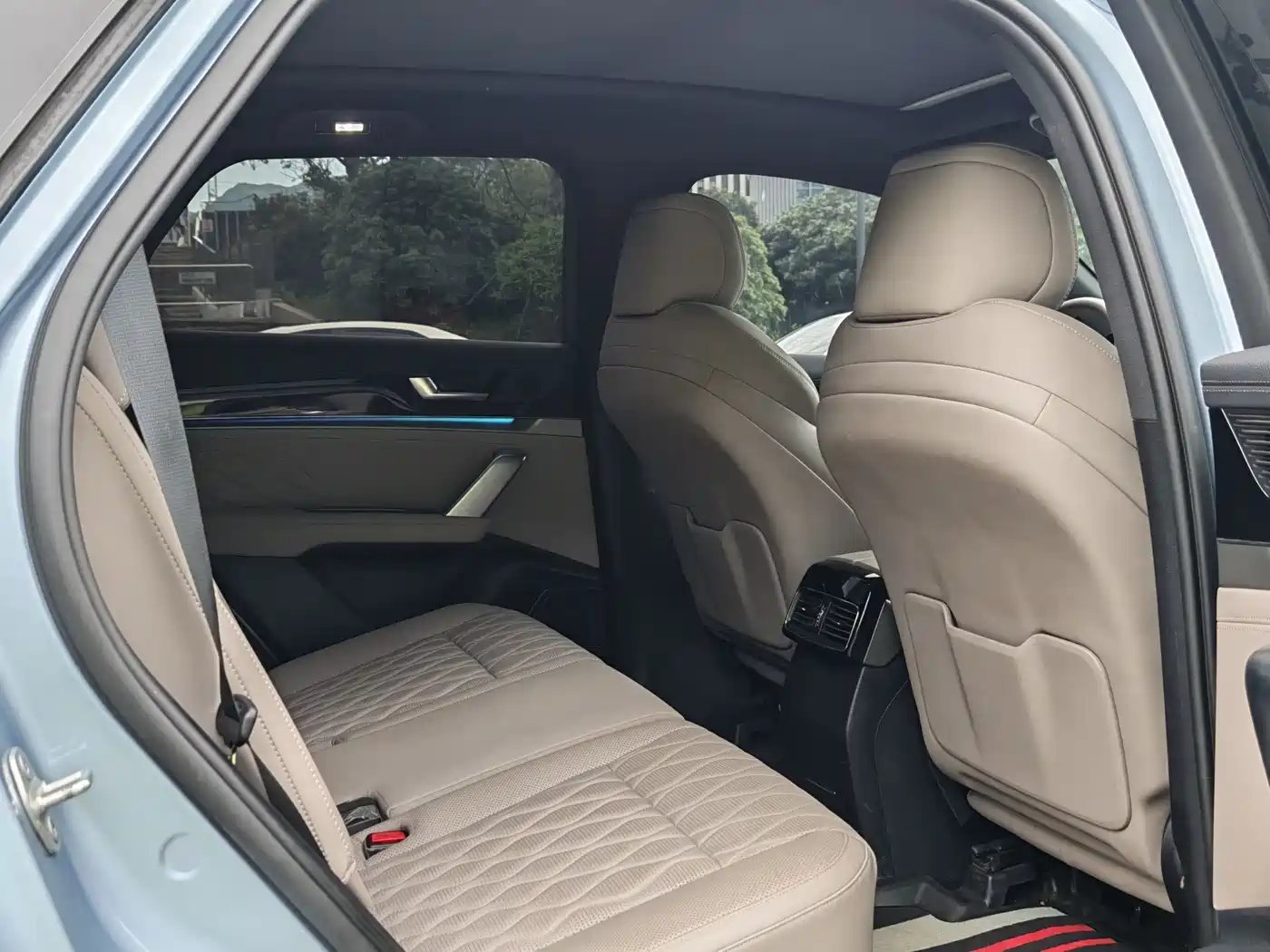 BYD Tang New Energy 2024 DM-i Glory Edition 112KM Deluxe фото 12
