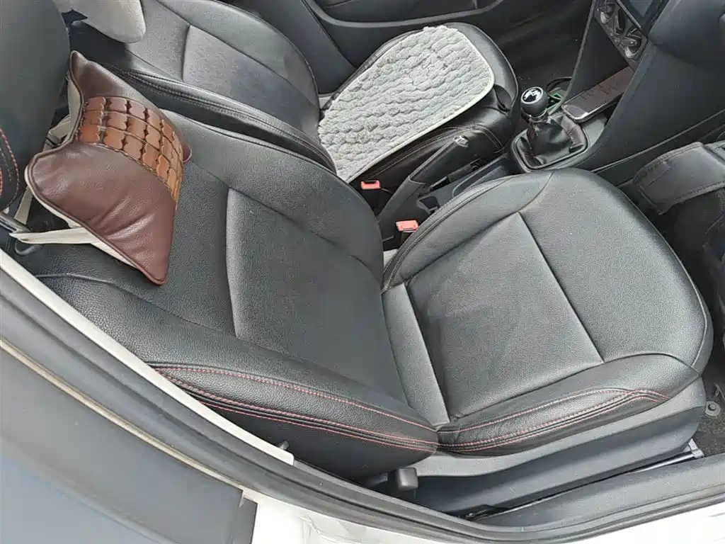 Volkswagen Polo 2014 1.4L Manual Trend Edition фото 25
