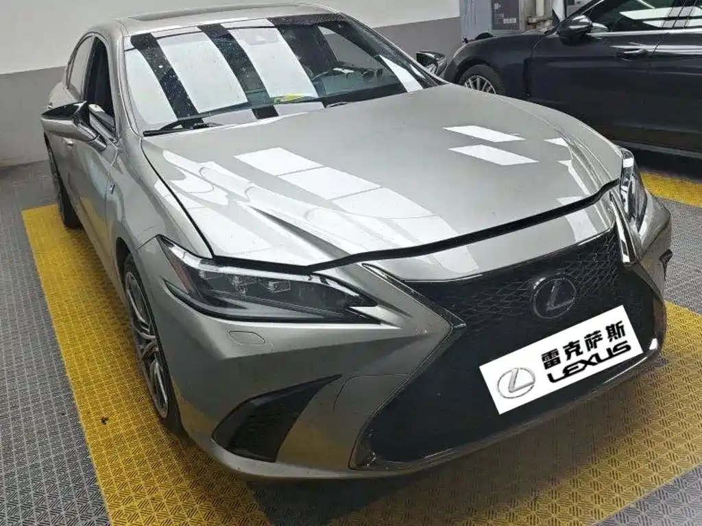 Фото 2 - Lexus ES