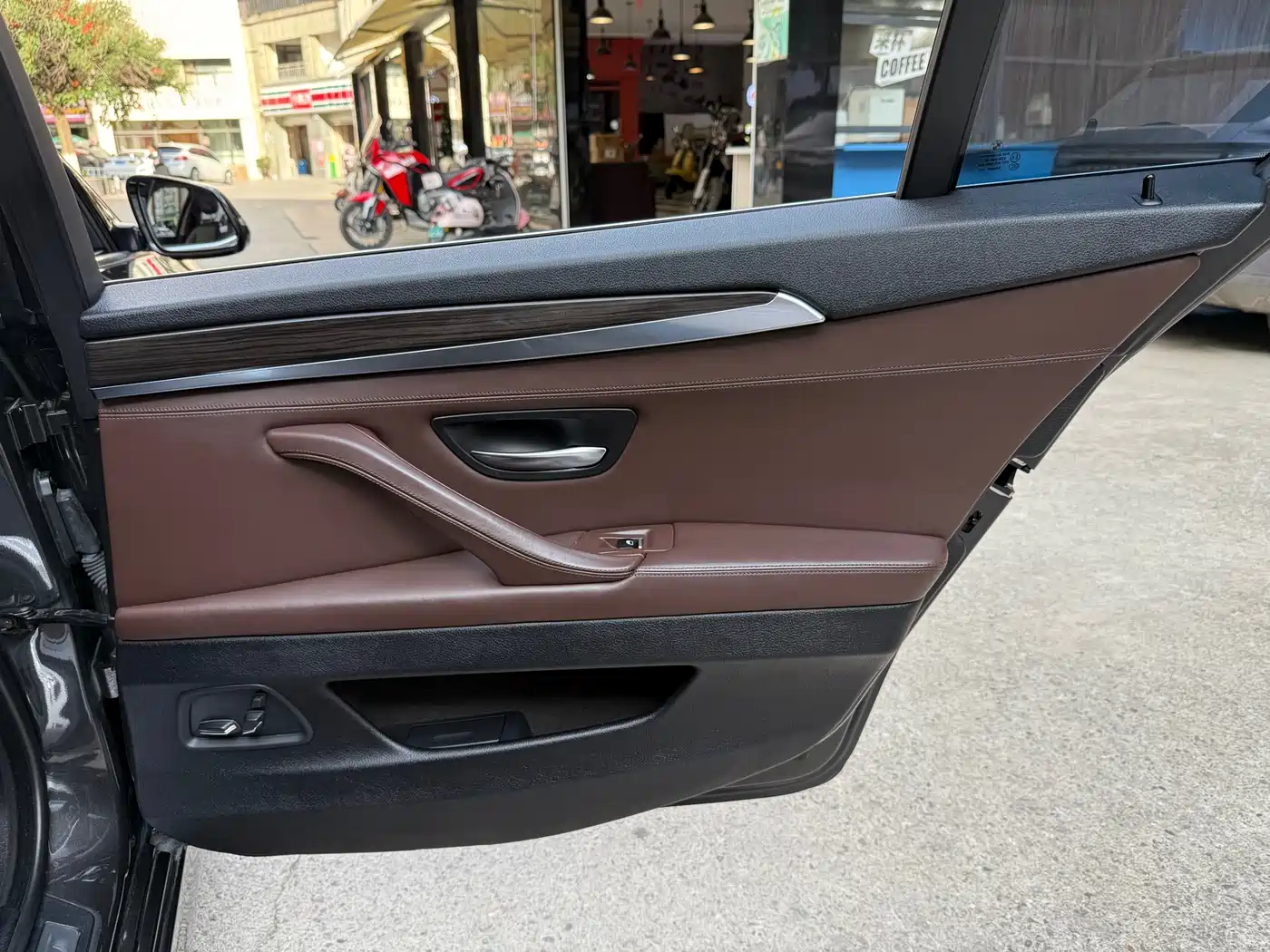 BMW 5 Series 2017 525Li Luxury Design Package фото 28