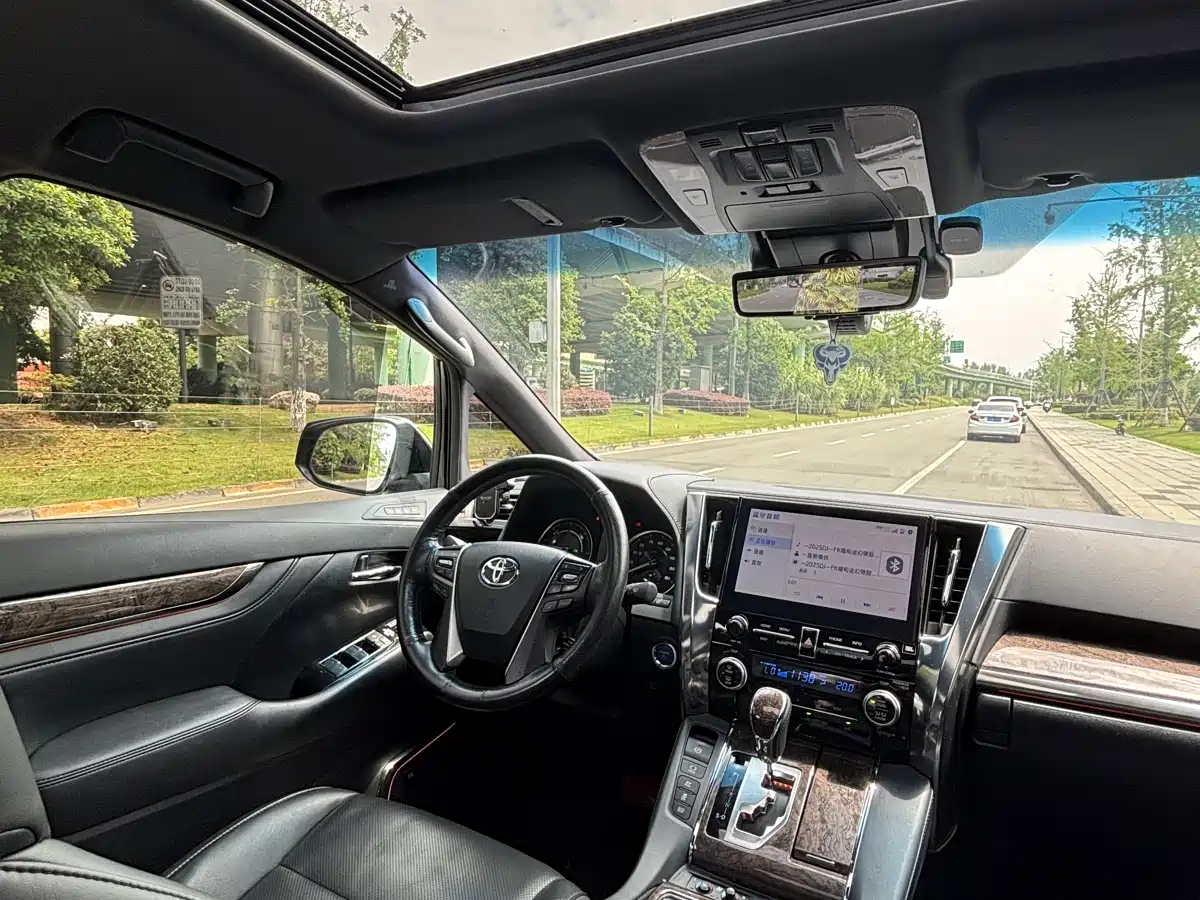 Toyota Alphard 2021 Hybrid 2.5L Premium фото 14