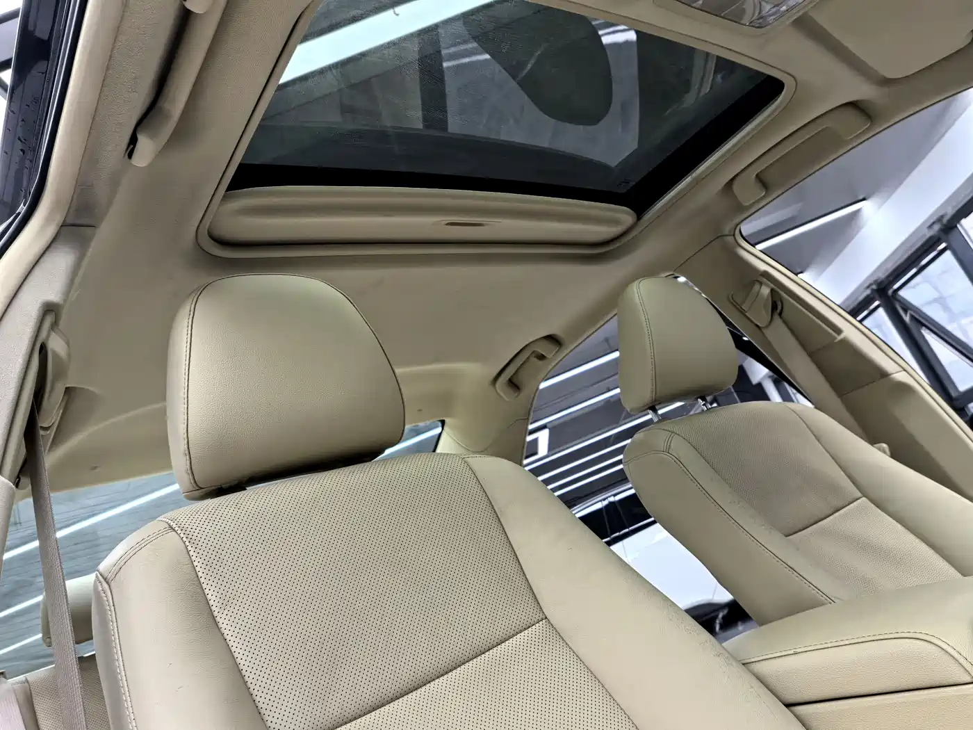 Toyota Camry 2016 2.0G 10th Anniversary Leading Edition фото 8