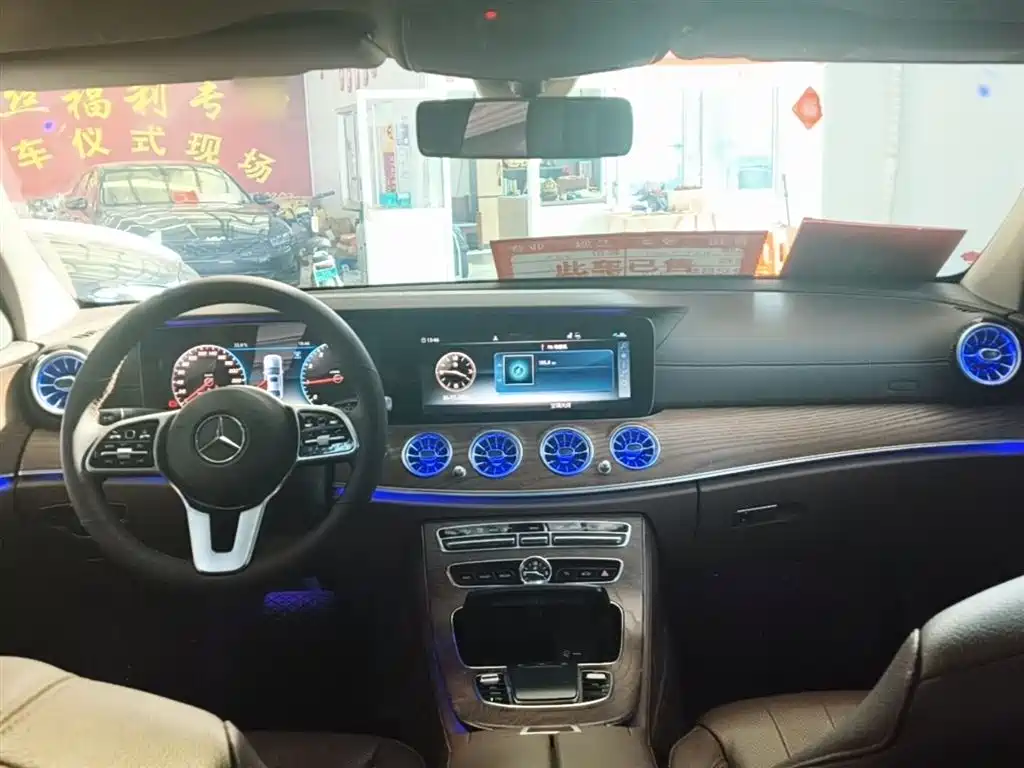 Mercedes-Benz E-Class 2019 E 300 L Fashion фото 10