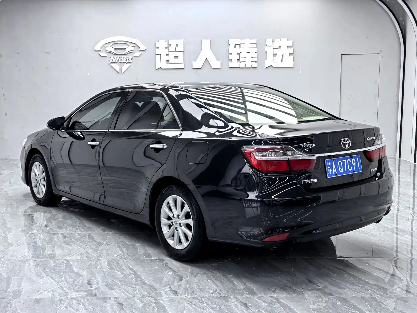 Toyota Camry 2016 2.0G 10th Anniversary Leading Edition фото 12