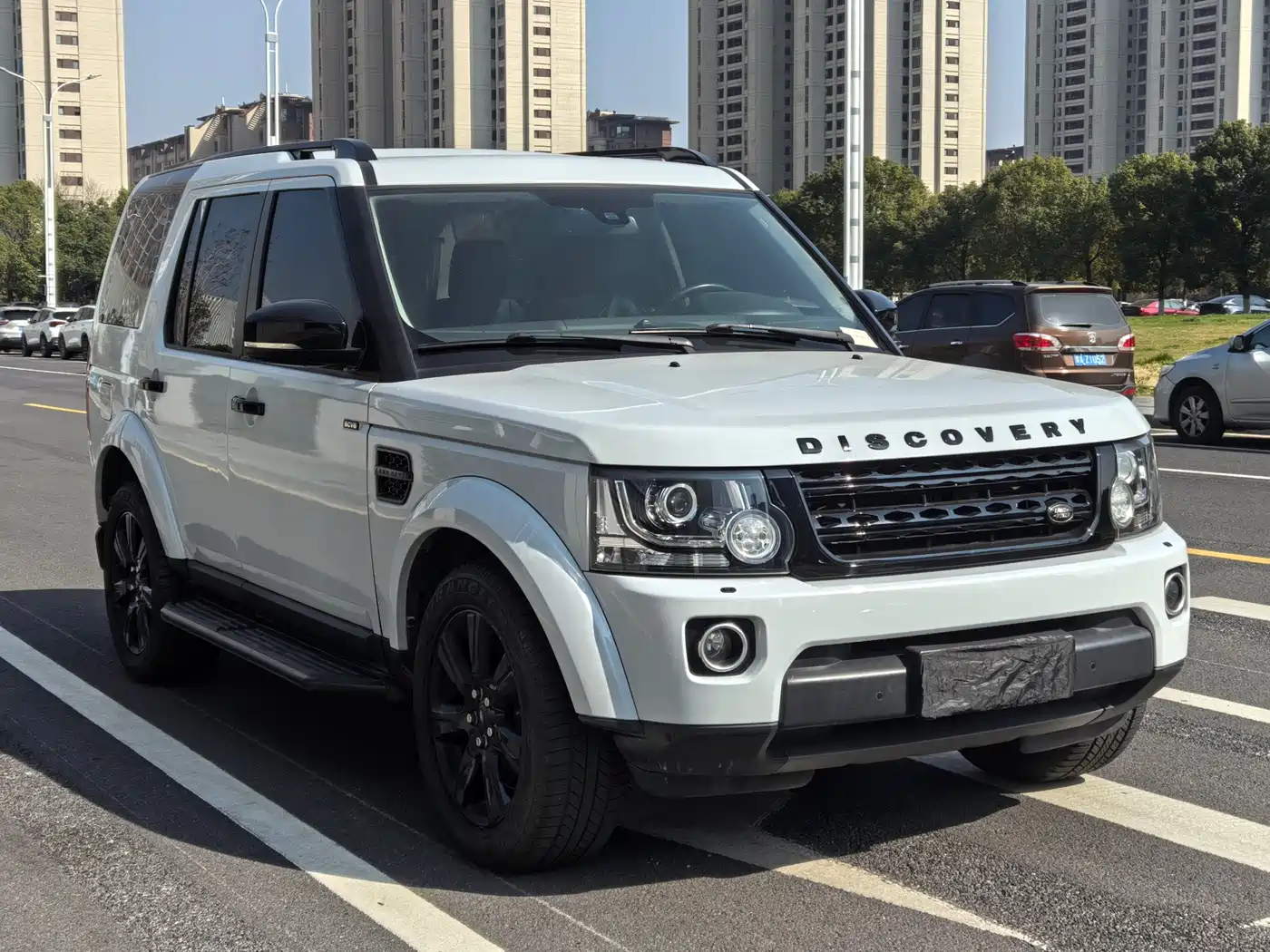 Land Rover Discovery 2015 3.0 SC V6 SE фото 3