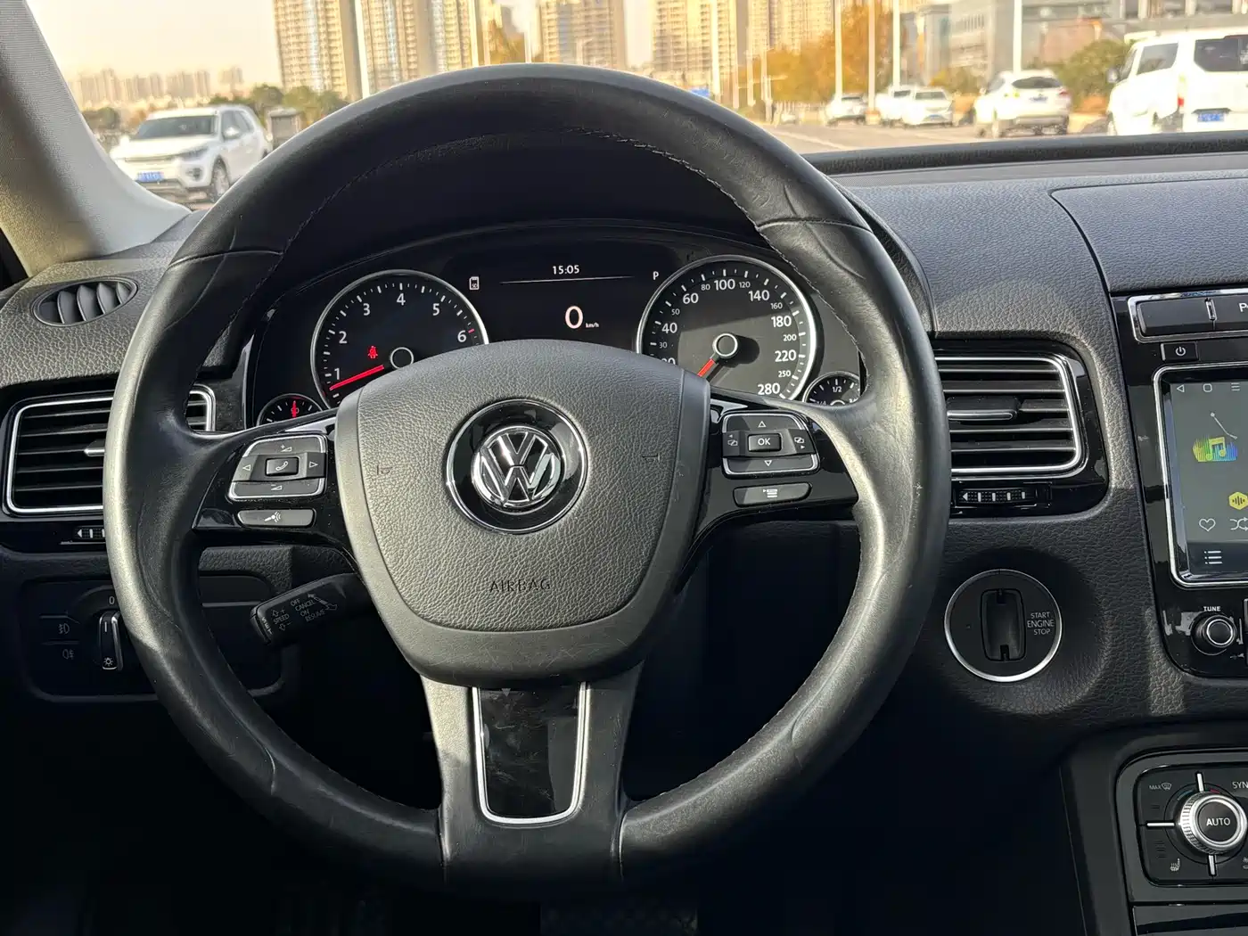 VOLKSWAGEN TOUAREG