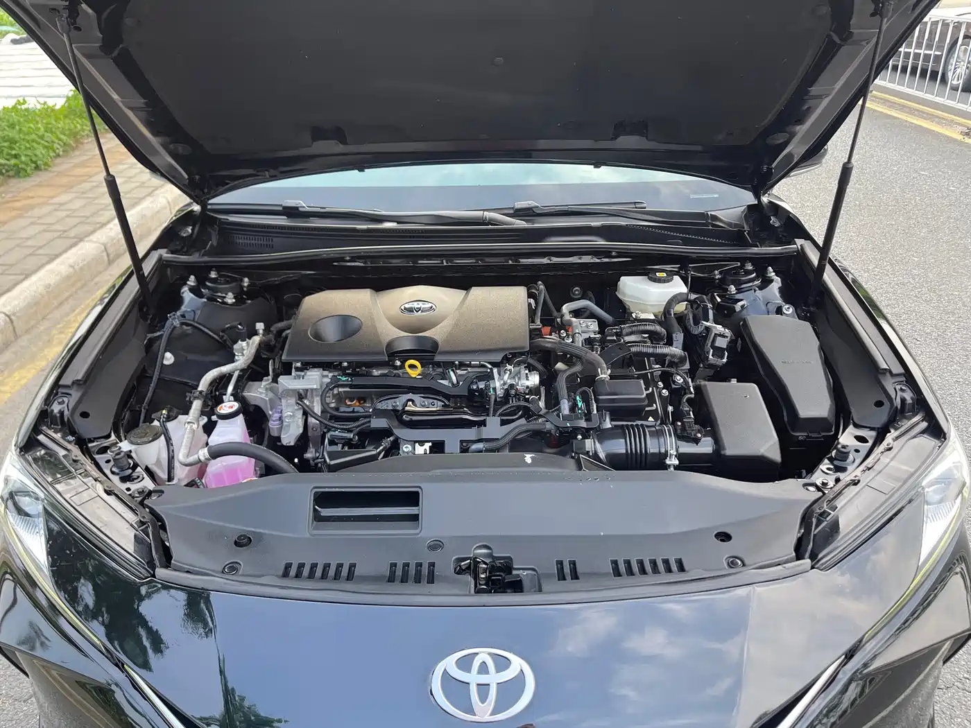 Toyota Camry 2024 Hybrid 2.0HGVP Luxury Edition фото 30