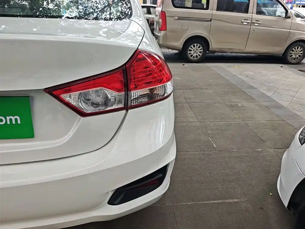 Suzuki Alivio 2016 2015 1.6L Automatic Comfort