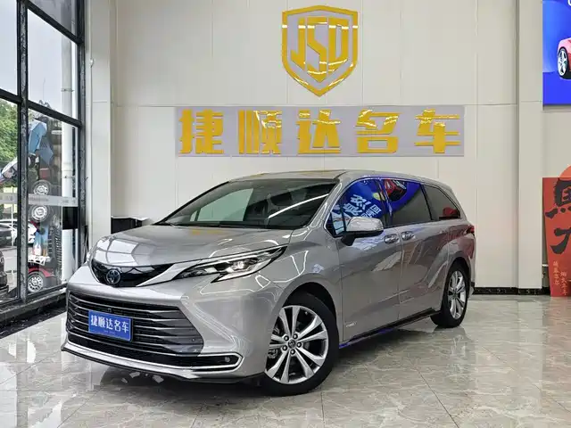  Toyota Toyota Sienna 2023 2.5L Hybrid Premium Edition