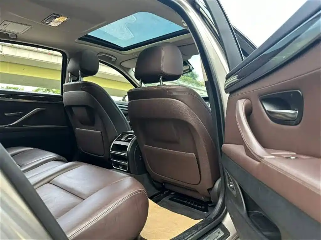 BMW 5 Series 2014 525Li Luxury Design Package фото 6