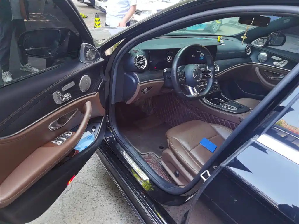 MERCEDES-BENZ E-CLASS