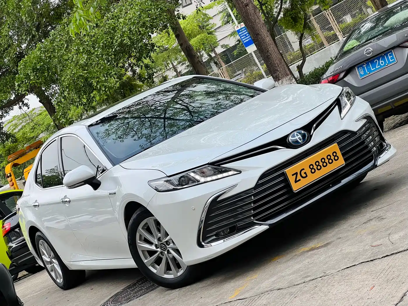 Toyota Camry 2021 Hybrid 2.5HGVP Leading Edition фото 4