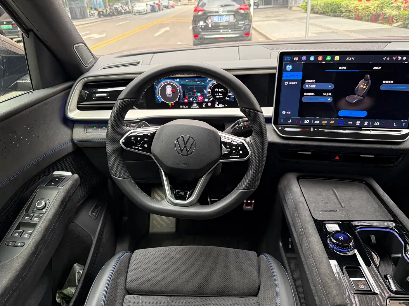Volkswagen Teramont 2025 Teramont Pro 450TSI 4WD Summit Edition фото 17