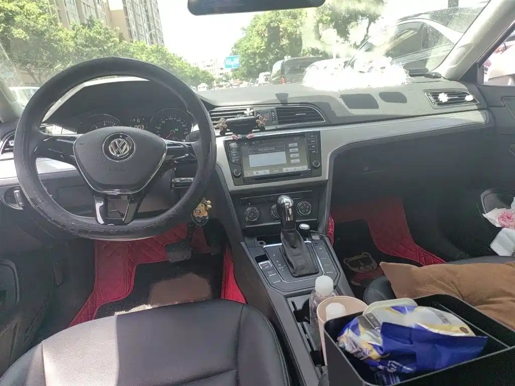 Volkswagen Lamando 2015 230TSI DSG Style фото 13