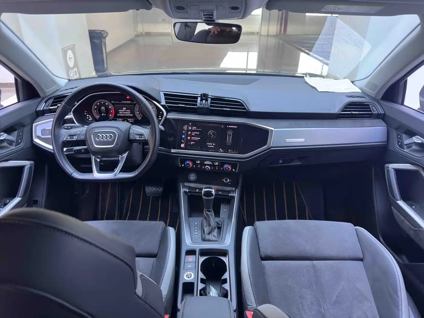 AUDI Q3