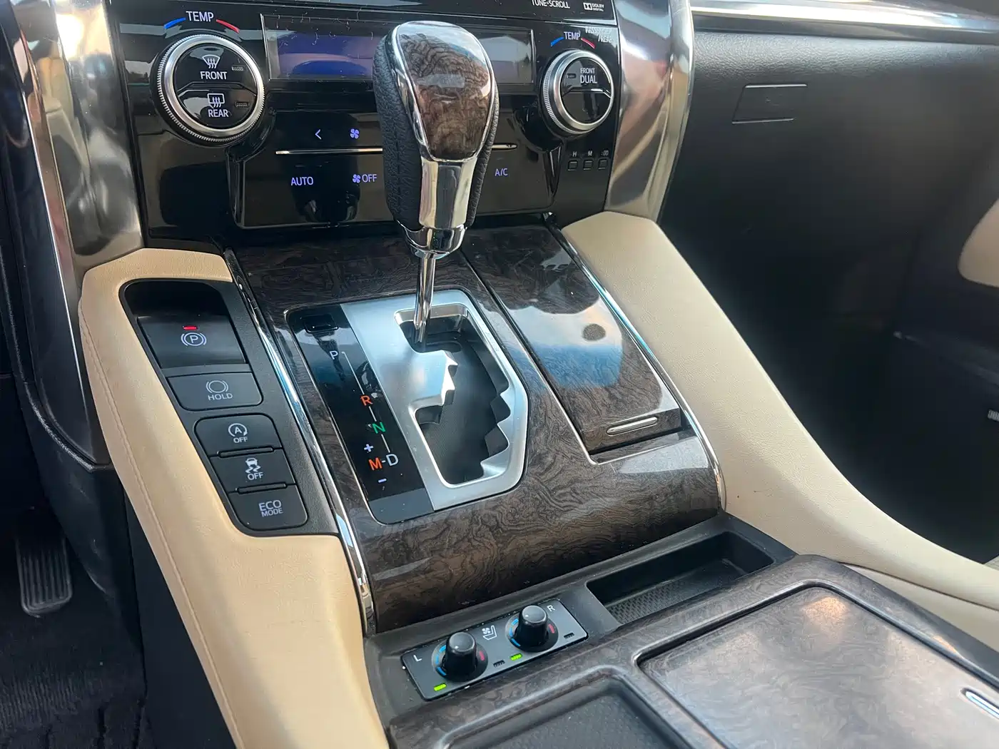 Toyota Alphard 2018 Facelift 3.5L Premium Edition фото 21