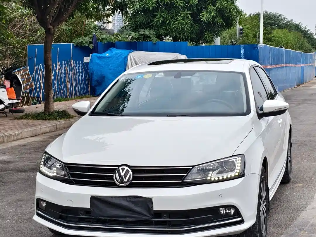 Volkswagen Sagitar 2017 1.6L Automatic Comfort фото 2