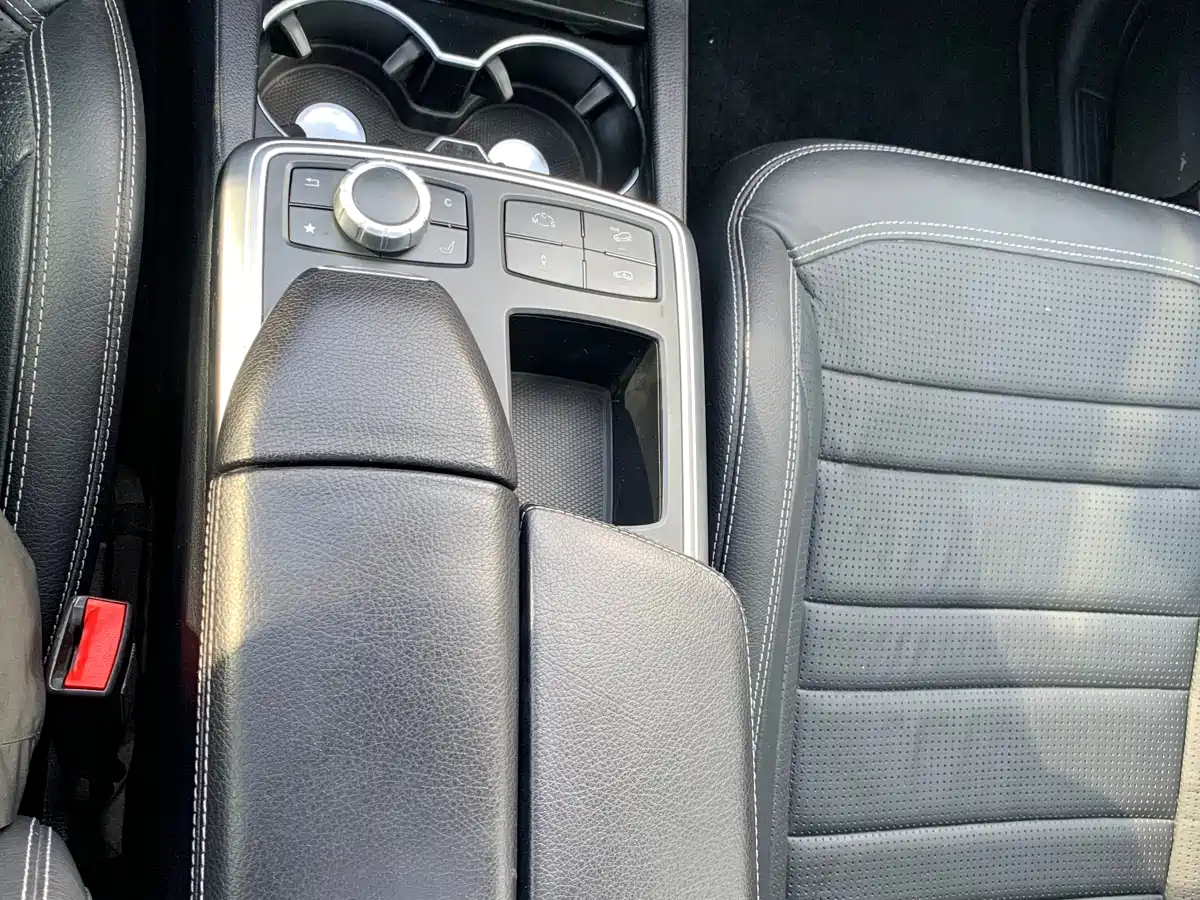 Mercedes-Benz GL-Class AMG 2014 AMG GL 63 фото 21