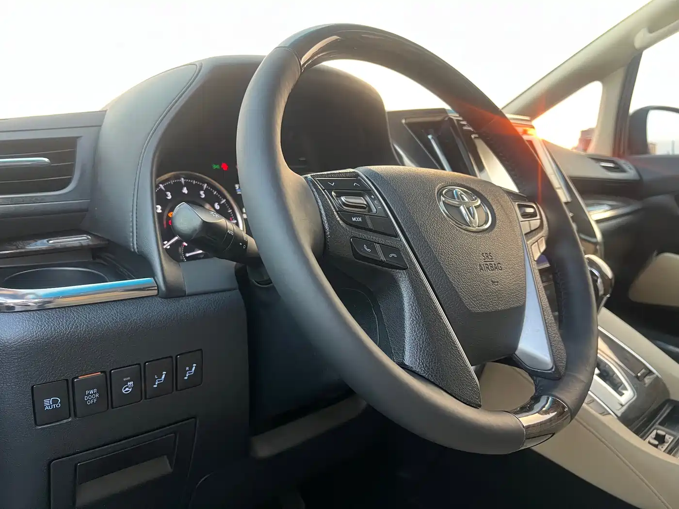 Toyota Alphard 2018 Facelift 3.5L Premium Edition фото 19