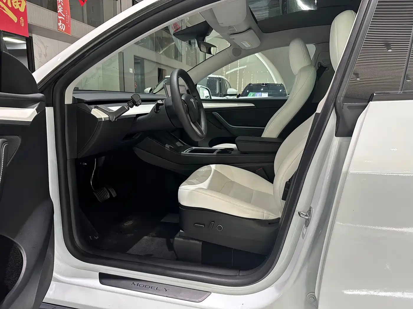  Tesla Model Y 2022 Rear-Wheel Drive Version 4