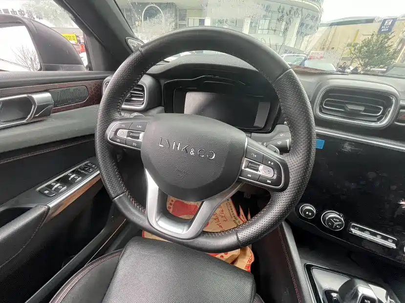 Lynk & Co 03 2020 1.5TD DCT Type Pro Edition фото 10