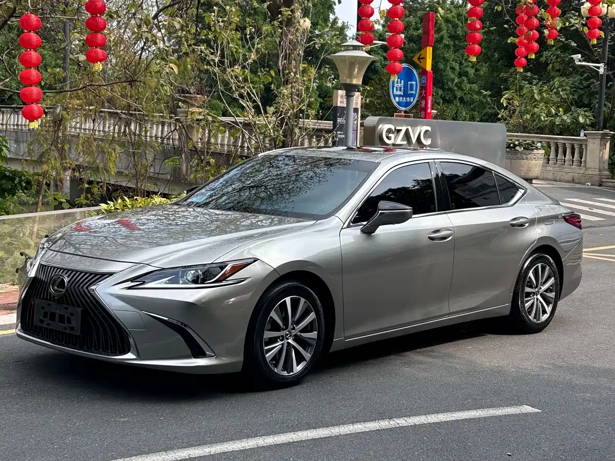 Lexus ES 2020 Model 260 Excellence Edition