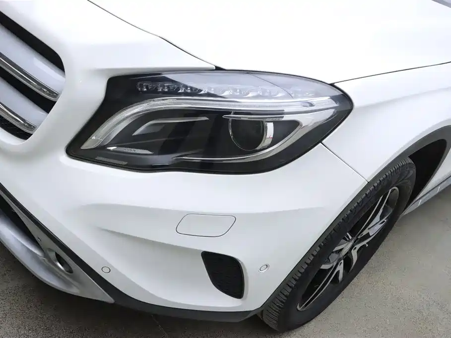 Mercedes-Benz GLA 2016 GLA 220 4MATIC Fashion фото 32