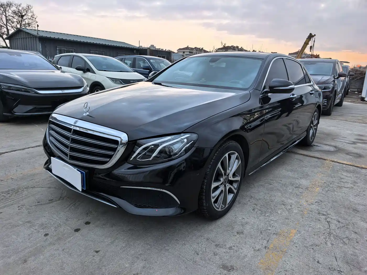 Mercedes-Benz E-Class 2019 E 200 L Sport 4MATIC