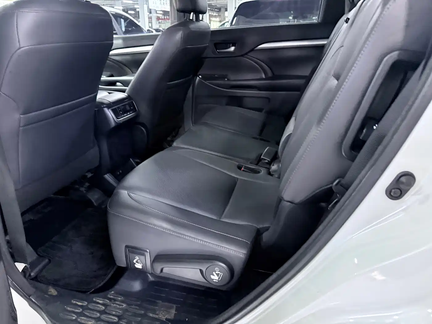 Toyota Highlander 2018 2.0T 4WD Luxury 7-seater (China V) фото 16