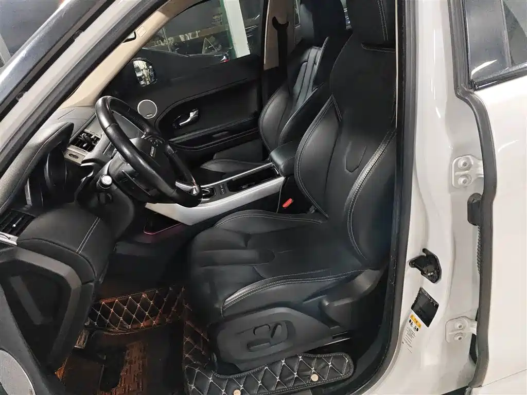Land Rover Range Rover Evoque 2015 2.0T 5-Door Dynamic Edition фото 7