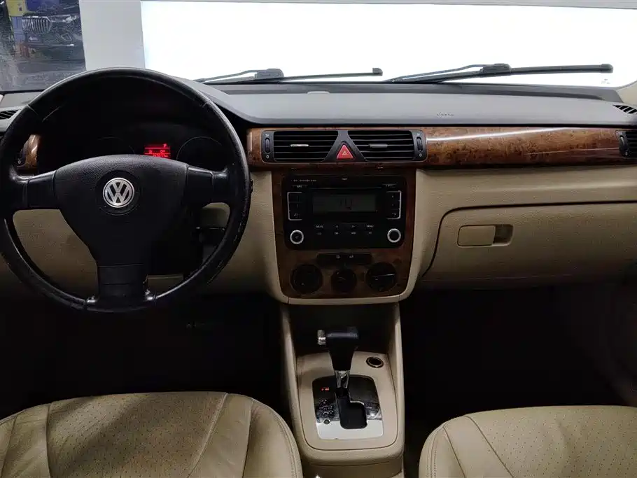 Volkswagen Bora 2008 Model 2.0L Automatic Comfort фото 12