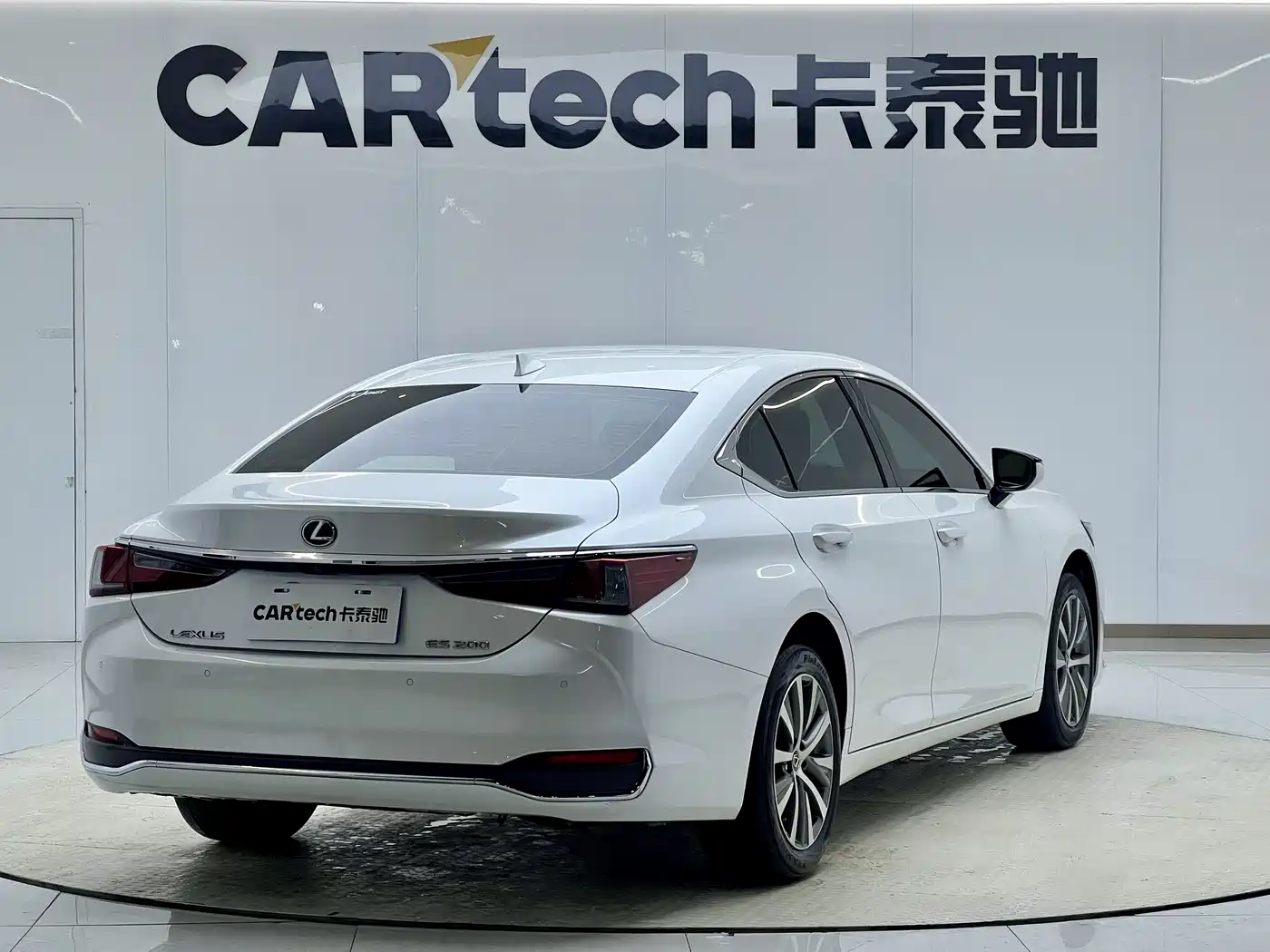 Lexus ES 2020 200 Excellence фото 3