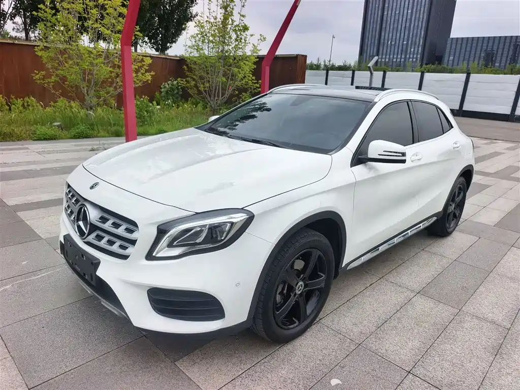 Mercedes-Benz GLA 2019 GLA 200 Fashion фото 2