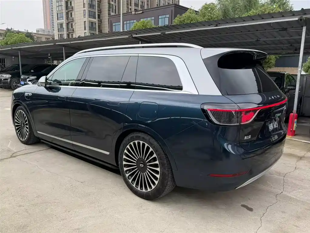 AITO Wenjie AITO M9 2025 Extended Range Ultra 52kWh 5-Seater фото 7