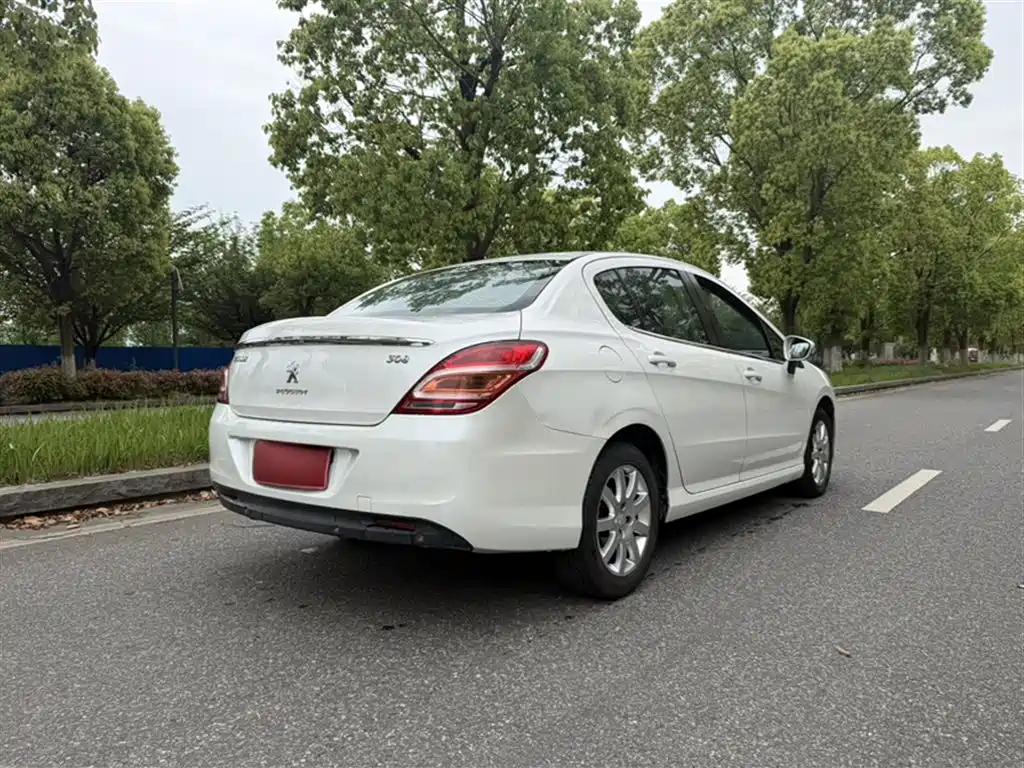 Peugeot 308 2014 Model Joy Edition Classic 1.6L Automatic Superior Style фото 23