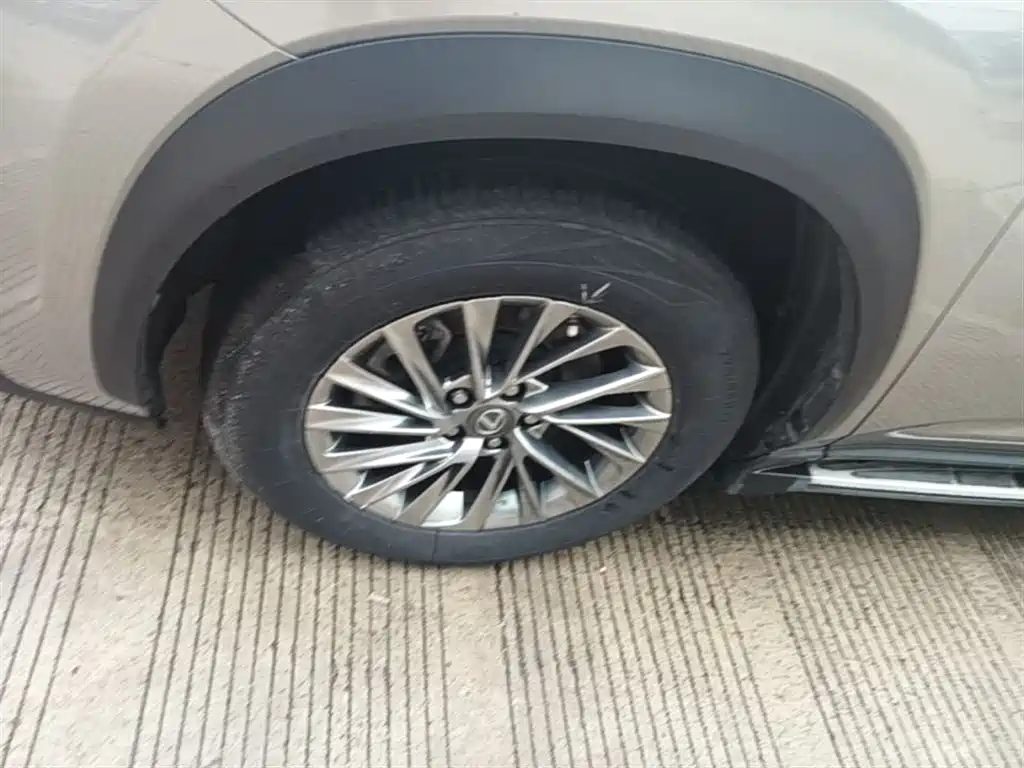 Lexus NX 2015 200 FWD Premium фото 23