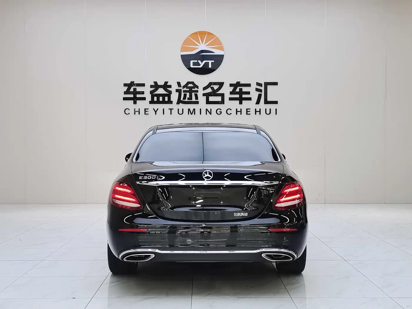 Фото 4 - Mercedes-Benz E-Class