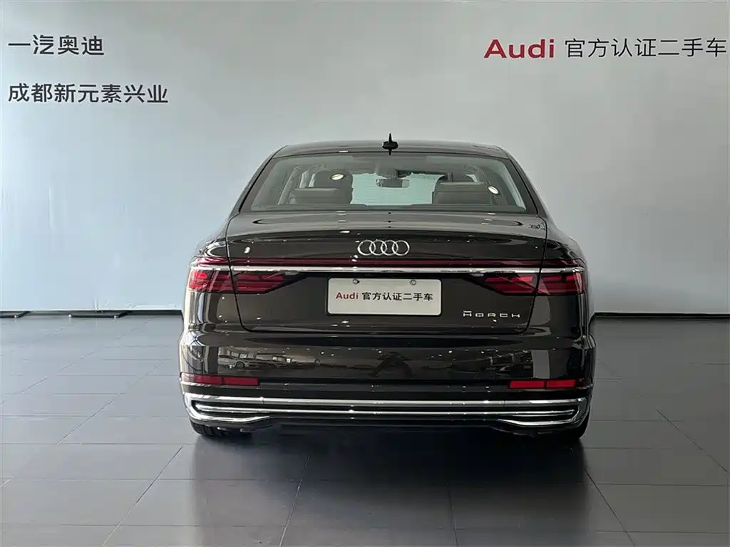 AUDI A8