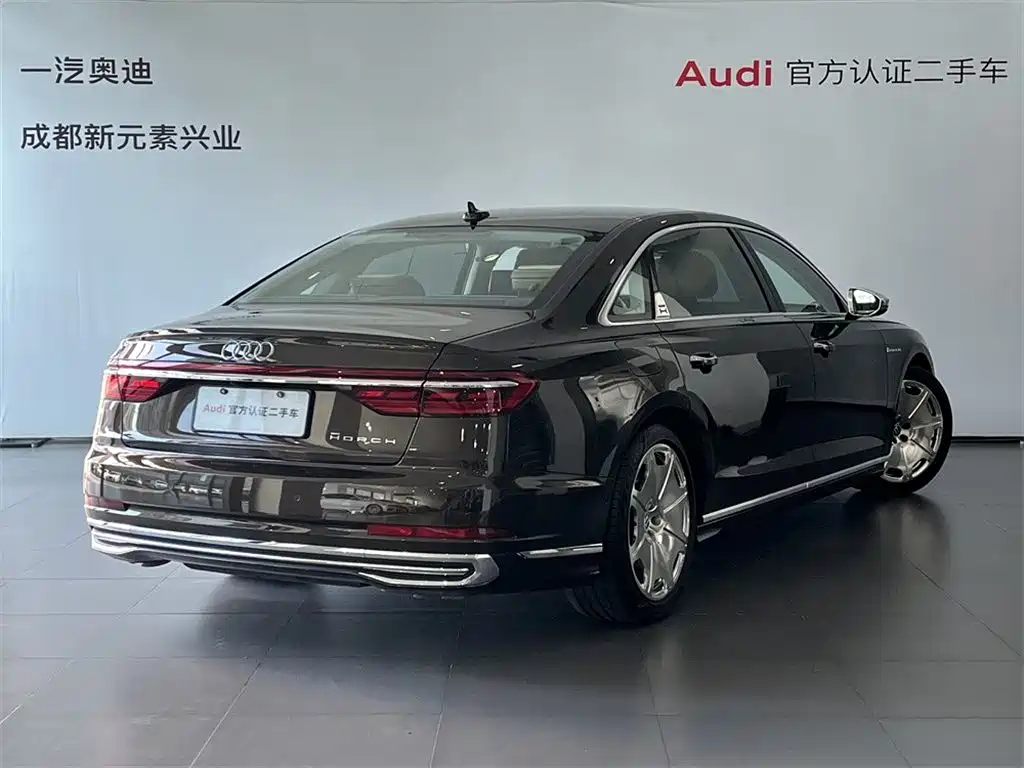 AUDI A8
