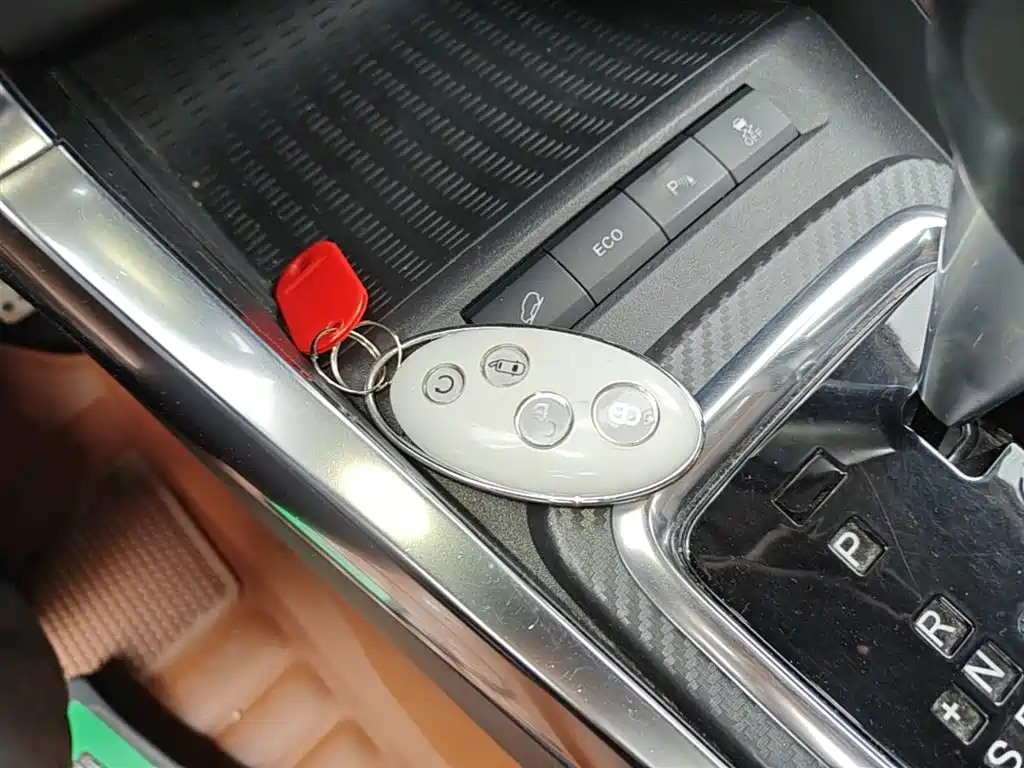 BYD Yuan 2016 1.5TID Automatic Luxury фото 9