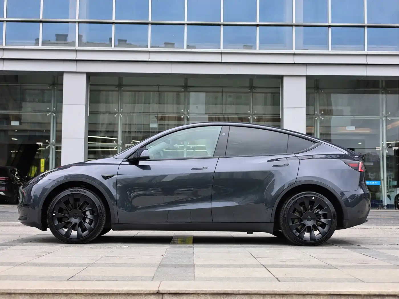 Фото 8 - Tesla Model Y