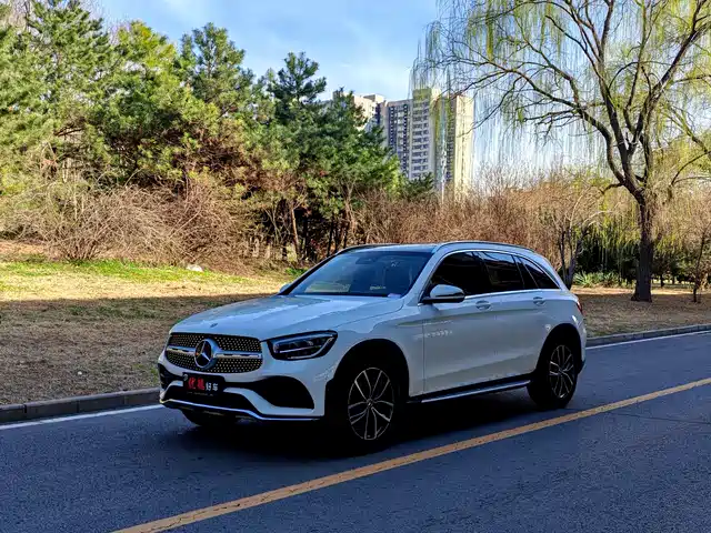 MERCEDES-BENZ GLC