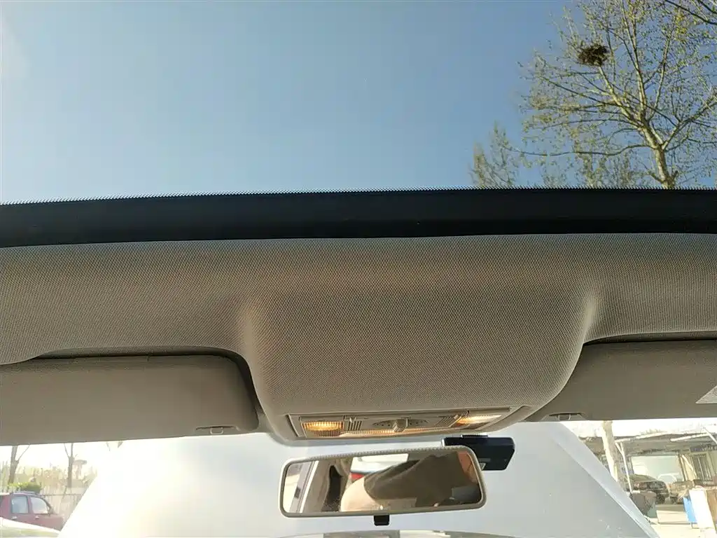 Škoda Rapid 2015 1.6L Automatic Smart Selection фото 18