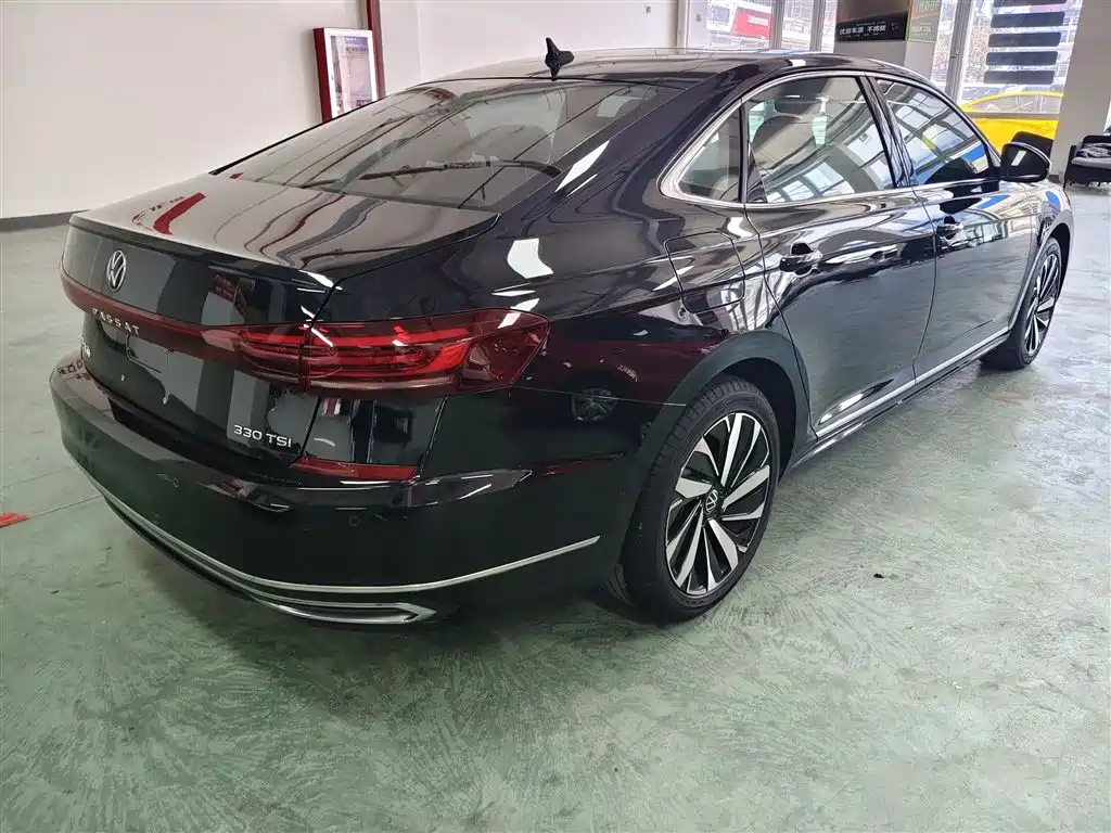 Volkswagen Passat 2023 330TSI Elite Edition фото 12